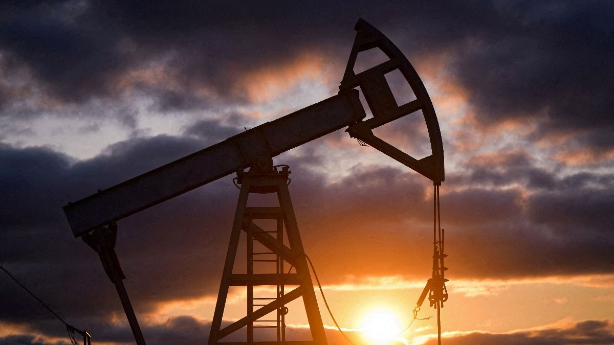 Crude Oil Price today: ईरान पर अमेरिकी हमले के बाद कच्चे तेल की कीमतों में उछाल, ईरान की प्रतिक्रिया पर बाजारों में बढ़ी बेचैनी
