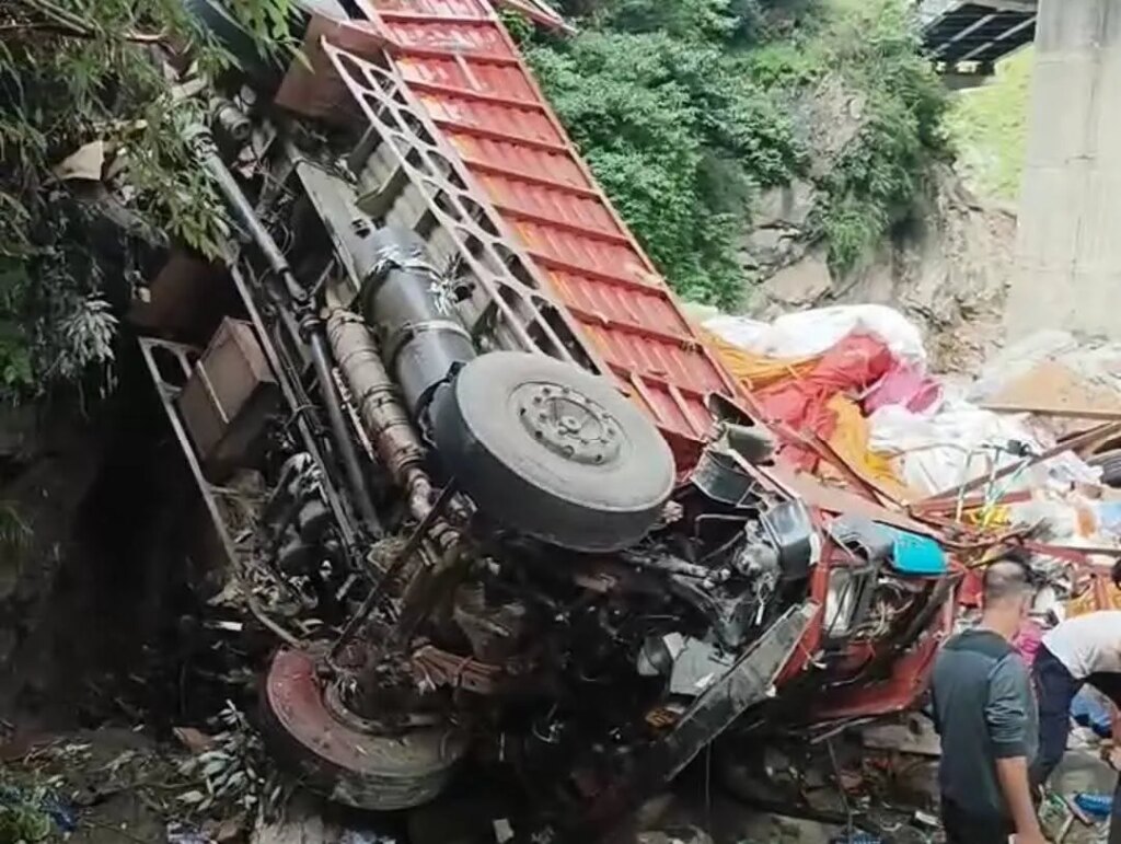 Two killed as truck plunges into gorge in J&K's Banihal