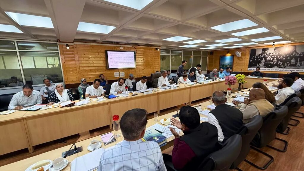 Legislative Committee on environment assesses environmental issues