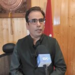 Tanvir Sadiq pays obeisance at shrine