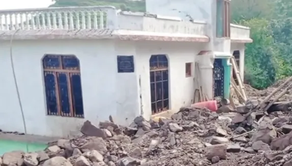 Sleepless nights for Dandkote families in Rajouri