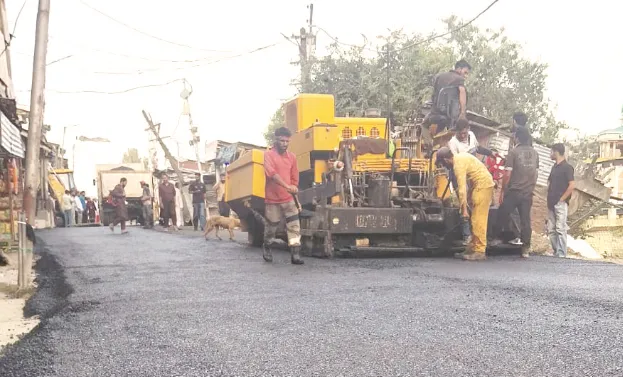 Macadamisation on 6-km stretch in old town Baramulla kickstarts