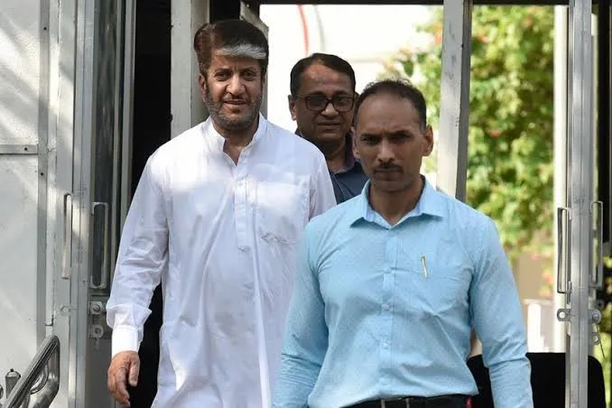 Shabir Shah stable, social media rumours untrue: PRO Delhi Prisons 