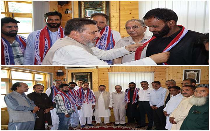 Former JKNPP leaders and senior workers join Apni Party