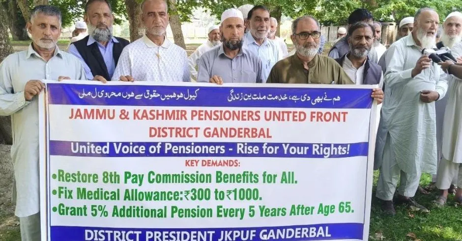 J&K pensioners protest in Ganderbal for long-pending demands