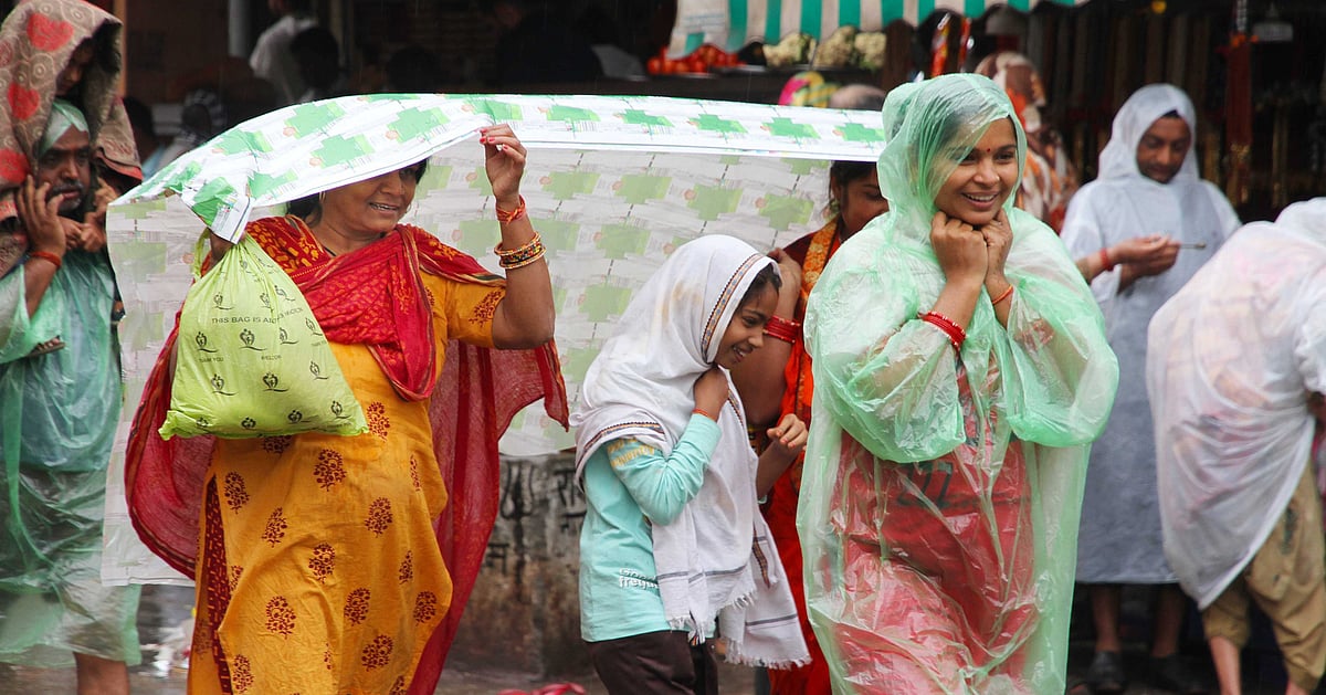 ملک کے کئی حصوں میں بارش کا دور، دہلی میں مانسون کا ہے انتظار، 9 ریاستوں کے لیے الرٹ جاری