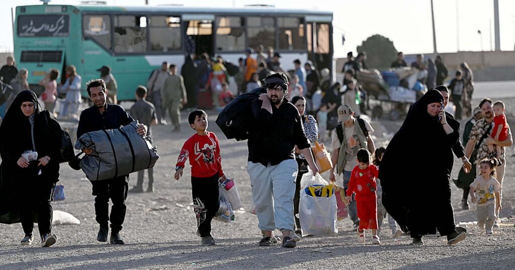 ایران میں افغان پناہ گزینوں کی زندگی اجیرن