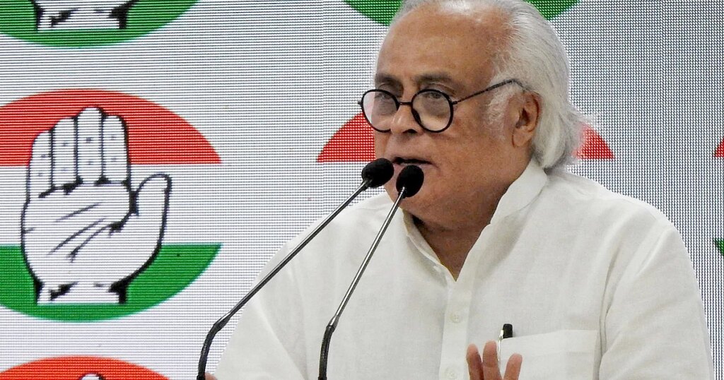 ٹرمپ کا ایک بار پھر دعویٰ- ’ہم نے ہندوستان-پاکستان کی جنگ رکوائی‘، مودی کی خاموشی پر کانگریس کا سوال