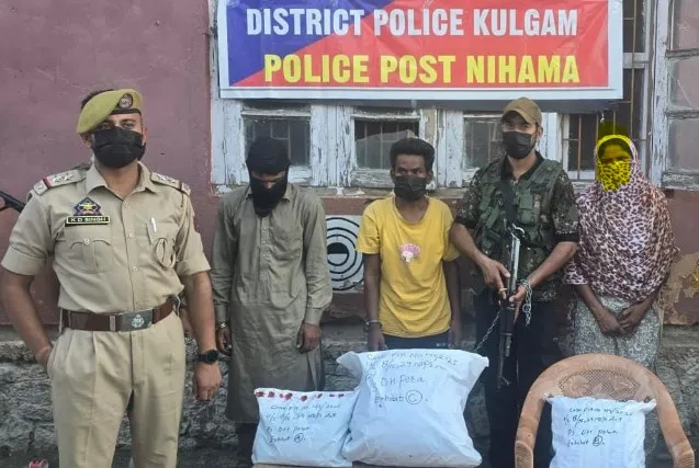 Lady among 3 drug peddlers held with contraband substance in Kulgam: Police 