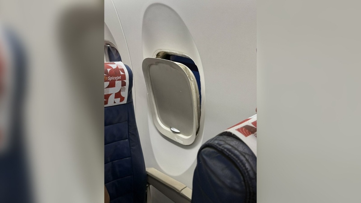 Mid air scare on SpiceJet Goa Pune flight as window frame comes loose