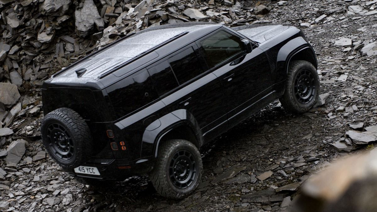 Land Rover Defender Octa Black: Land Rover ने पेश किया Defender Octa Black, पावर और परफेक्शन का जबरदस्त कॉम्बिनेशन