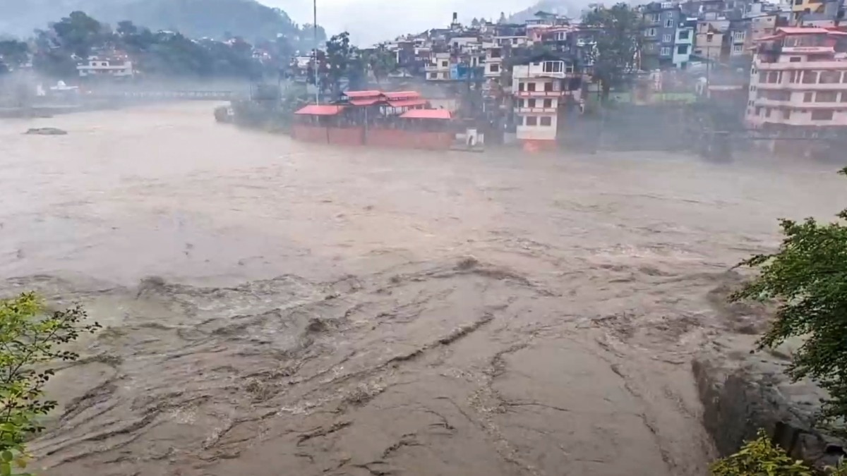 Red alert in Himachal as IMD warns of extremely heavy rain; 240 roads closed, 31 missing