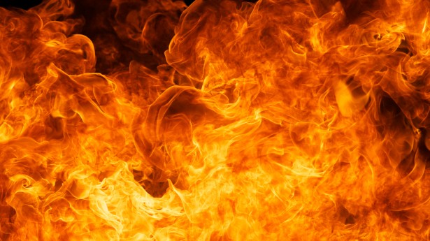 Fire Damages Three Shops in Srinagar’s Khaki Mohalla