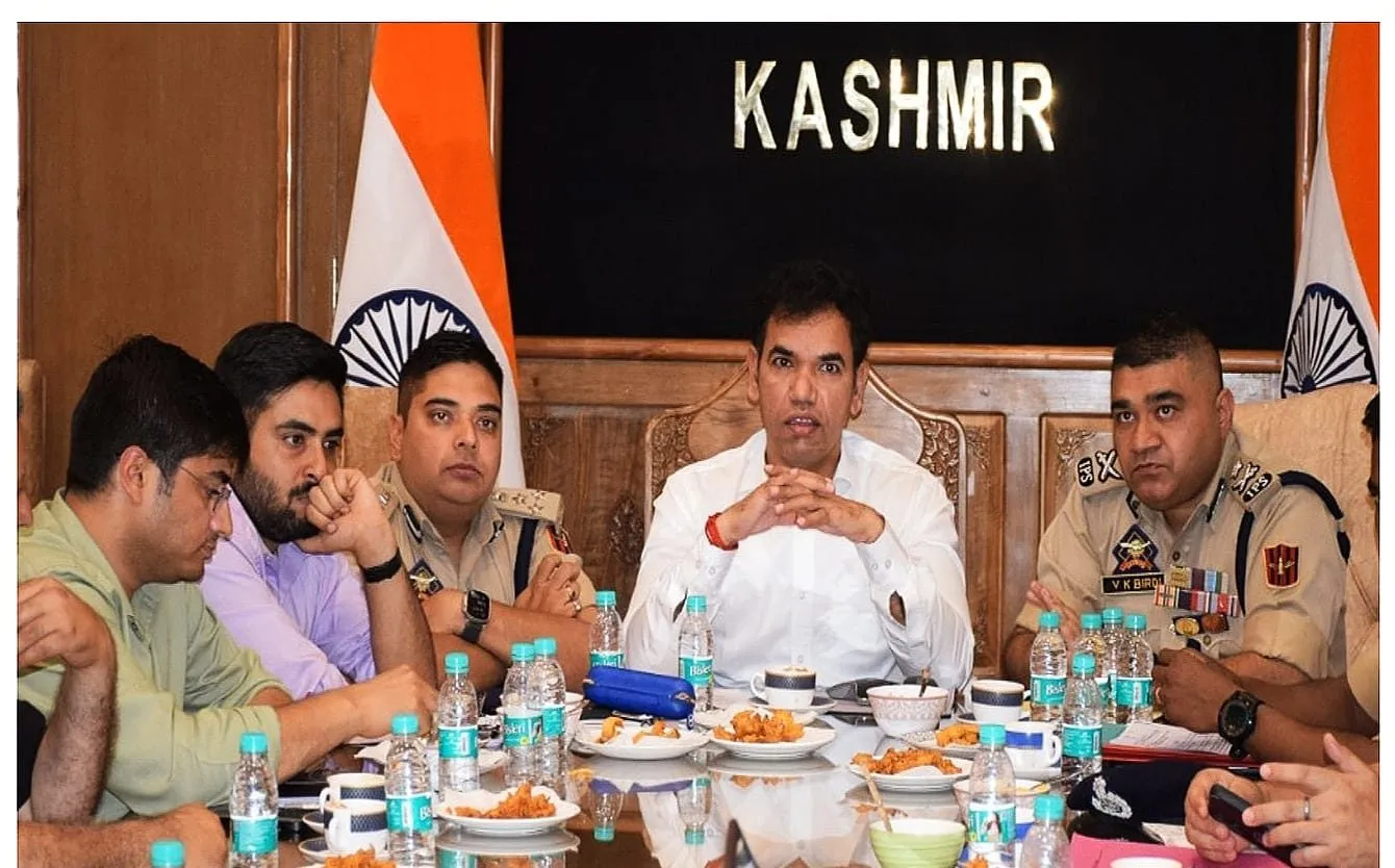 Div Com Kashmir, IGP Kashmir hold meeting with Shia Associations for smooth observance of Muharram