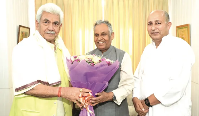 Union Minister Thakur, MP Haneefa call on LG Sinha