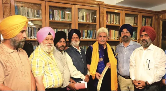 Gurdwara Prabandhak Committee Baramulla calls on LG Sinha