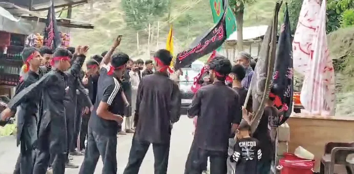 Karnah reverberates with Ashura procession
