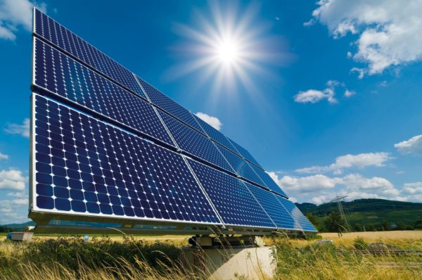 Union Minister Backs Solar Power Project in Kashmir