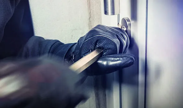 Cash looted from shrine donation box in Kulgam; locals suspect drug addicts
