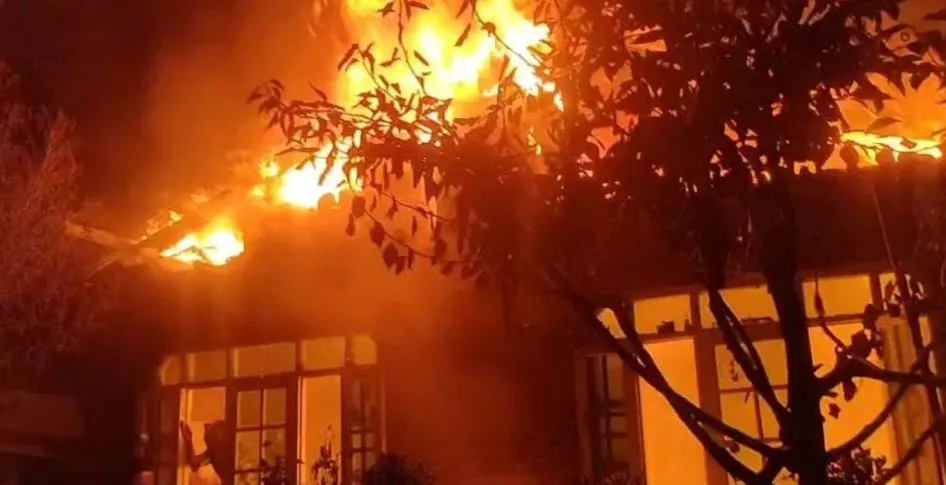 Late-night blaze destroys home of seven in central Kashmir’s Budgam