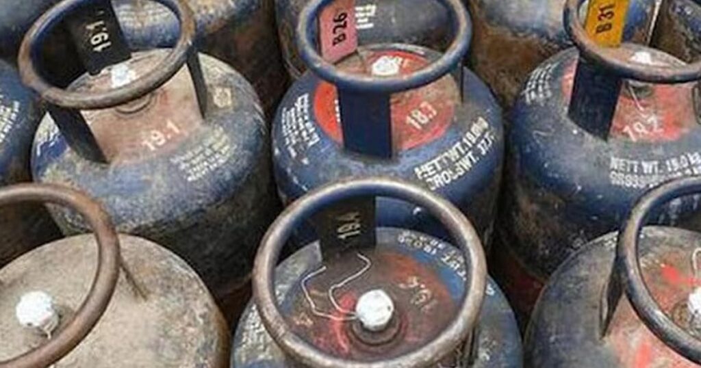 ایل پی جی سلنڈر کی قیمتوں میں کمی، گھریلو صارفین کو کوئی ریلیف نہیں