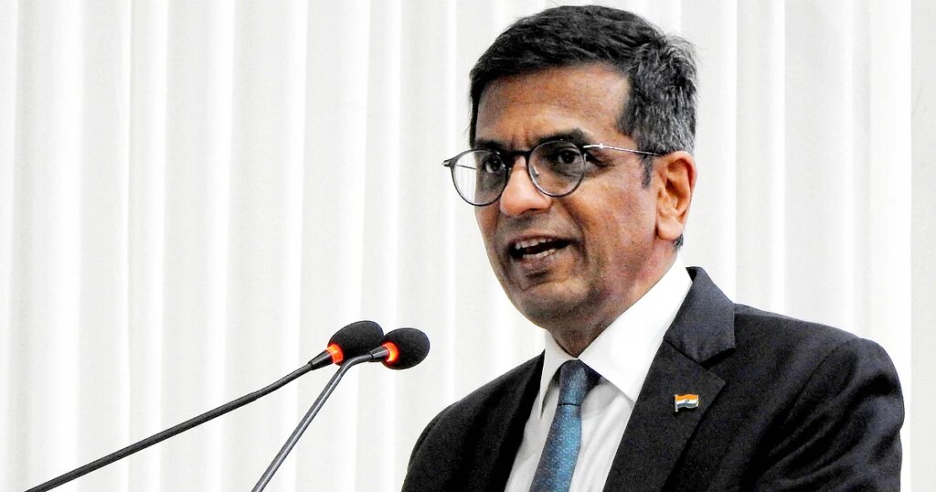 ’میرا سامان پیک ہے‘، سرکاری بنگلہ خالی کرنے میں تاخیر پر سابق سی جے آئی چندرچوڑ کی وضاحت