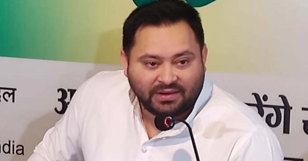 ’بہار میں آدھار کارڈ آخر کیوں نہیں چلے گا؟‘ ووٹر لسٹ کی گہری نظرثانی معاملہ پر تیجسوی کا الیکشن کمیشن سے سوال