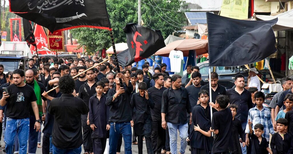 یومِ عاشورہ پر ہندوستان بھر میں جلوسِ عزا، مجالس اور کربلا کی یاد سے معمور ماحول