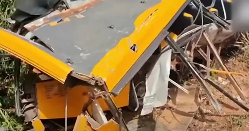 تمل ناڈو میں ریلوے ٹریک پار کر رہی اسکول بس کو ٹرین نے ماری ٹکر، 3 بچوں کی موت، کئی شدید طور پر زخمی