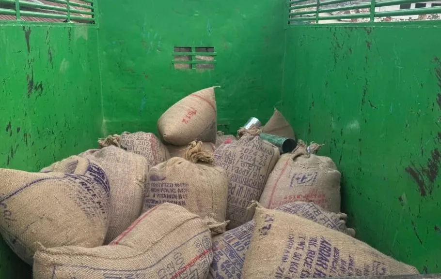 Police seize illegal rice consignment during naka checking in Handwara